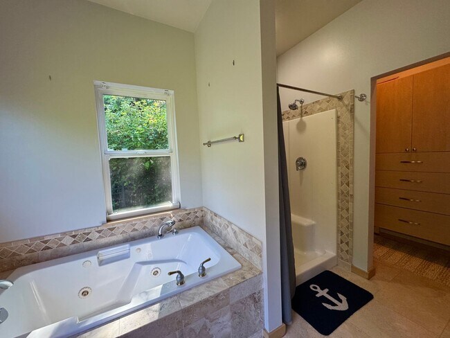 Building Photo - This gorgeous Bainbridge home is available with flexible lease terms starting July 10th