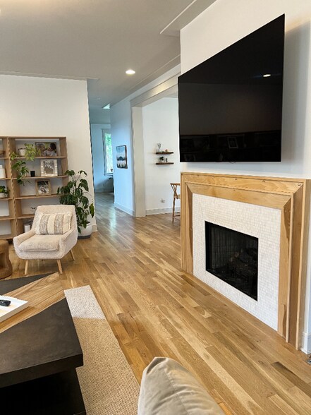 Building Photo - 2018 10th Ave S