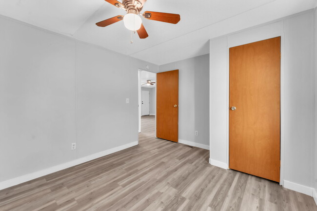 Building Photo - 92 Dryden Ave
