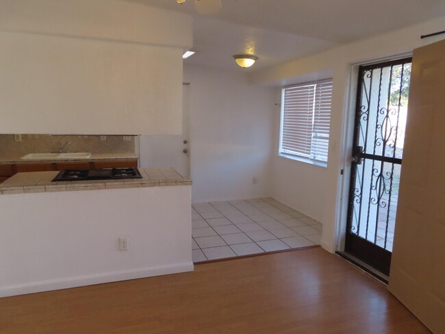 Building Photo - 10052 Kenworthy St