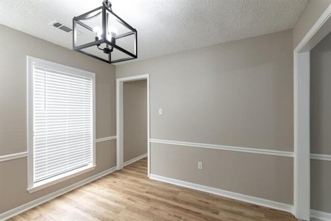 Building Photo - 9102 Valkrie Ln