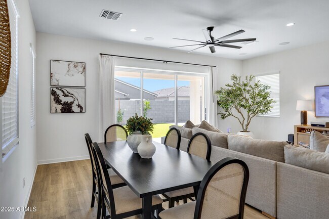 Building Photo - 10051 E Talon Ave