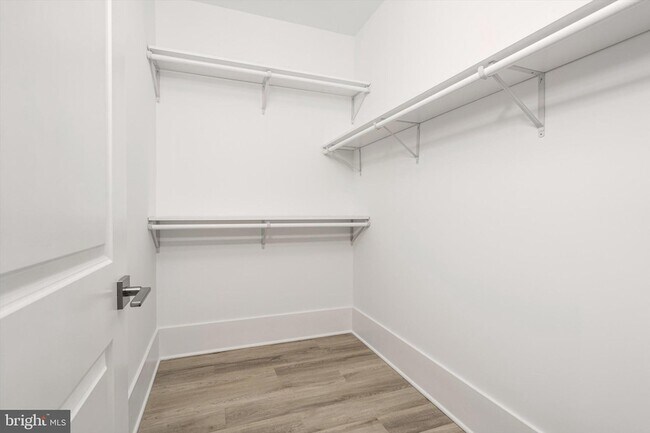 Building Photo - 4403 Thompson Dr