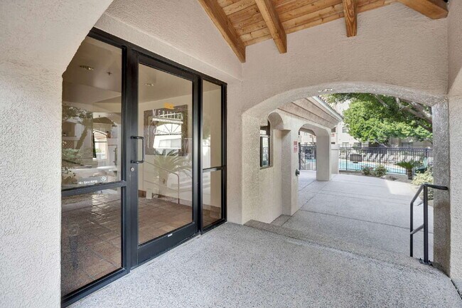 Building Photo - Biltmore Area Condo with Camelback Mountain View!