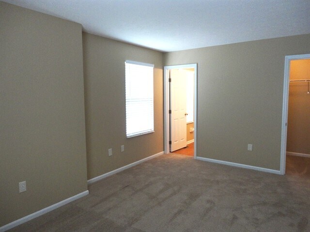 Building Photo - 6083 Weber Oaks Dr