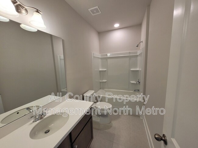 Building Photo - 1242 Willowcrest Wy