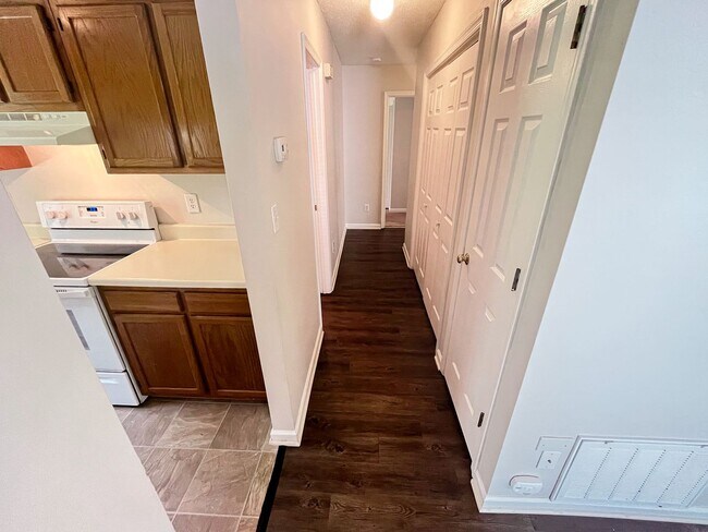 Building Photo - 3 bedroom, 2 bathroom ranch style home in Greensboro, NC