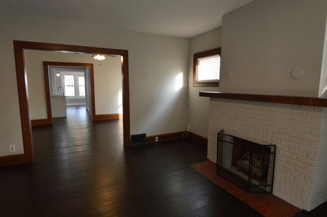 Building Photo - 1533 Spring Garden Ave
