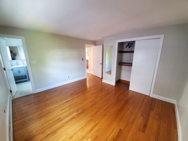 Primary Photo - Spacious 3 Bd 2 Bath Condo near Alewife T in Arlington