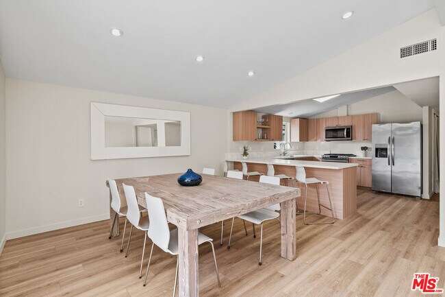 Building Photo - 20308 Mobile St