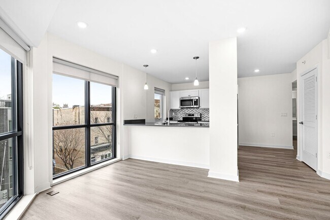 Building Photo - 2451 Frankford Ave