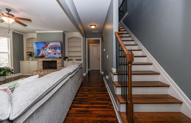 Building Photo - 4669 Sierra Creek Dr NE