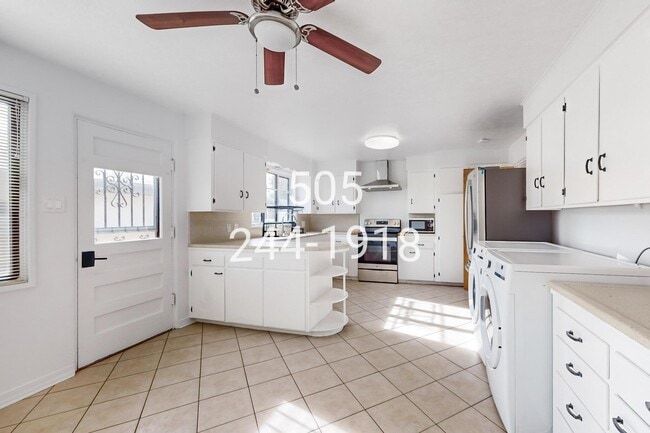 Building Photo - 905 Adams St NE