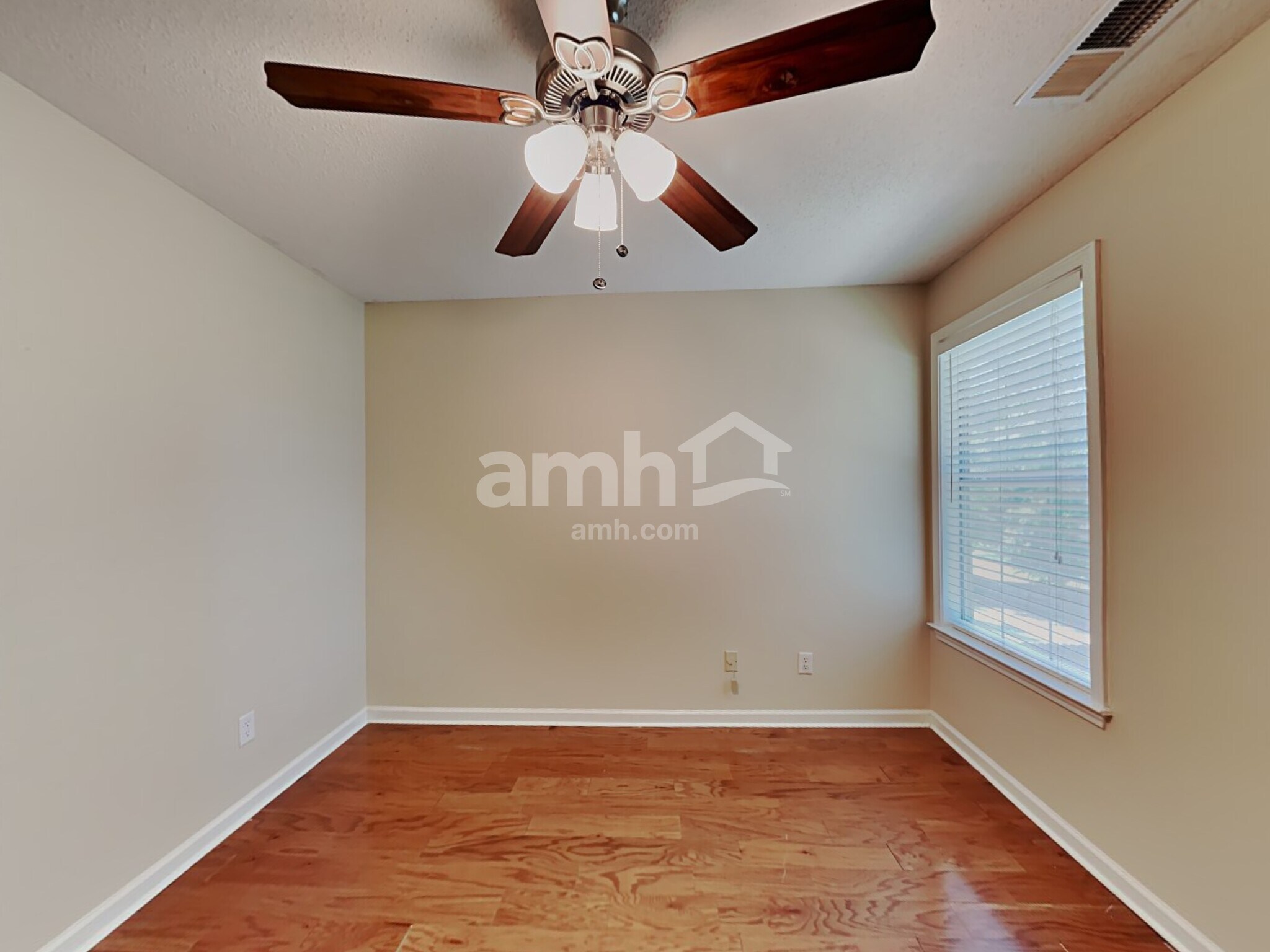 Building Photo - 9619 Morning Shadow Dr