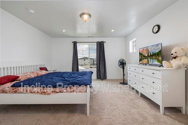 Building Photo - 766 S 850 W