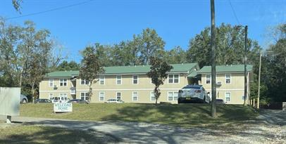 Building Photo - 872 Deerwood Ln