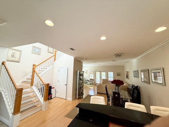 Building Photo - Carillon townhome in Gated Community