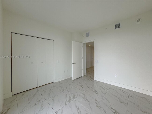 Building Photo - 2000 Metropica Wy