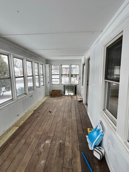 Building Photo - 18712 Brady