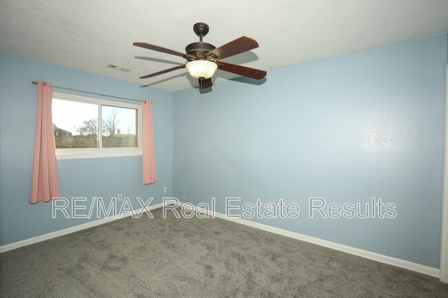 Building Photo - 1314 W Margaret Pl