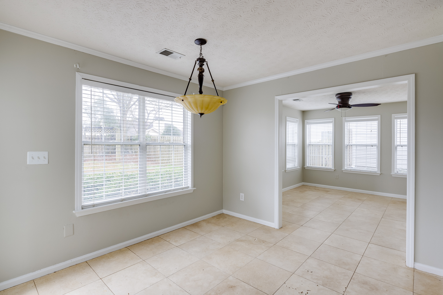 Building Photo - 13005 Crabapple Lake Dr