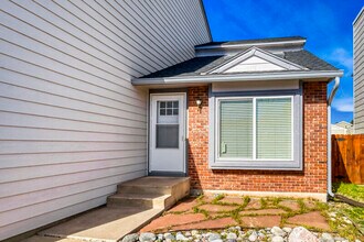 Building Photo - 8420 Ilex Dr