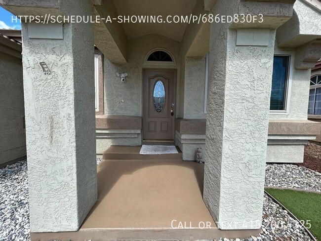 Building Photo - 637 Laurelwood Cir