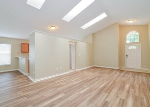 Building Photo - 6906 Cetera Way