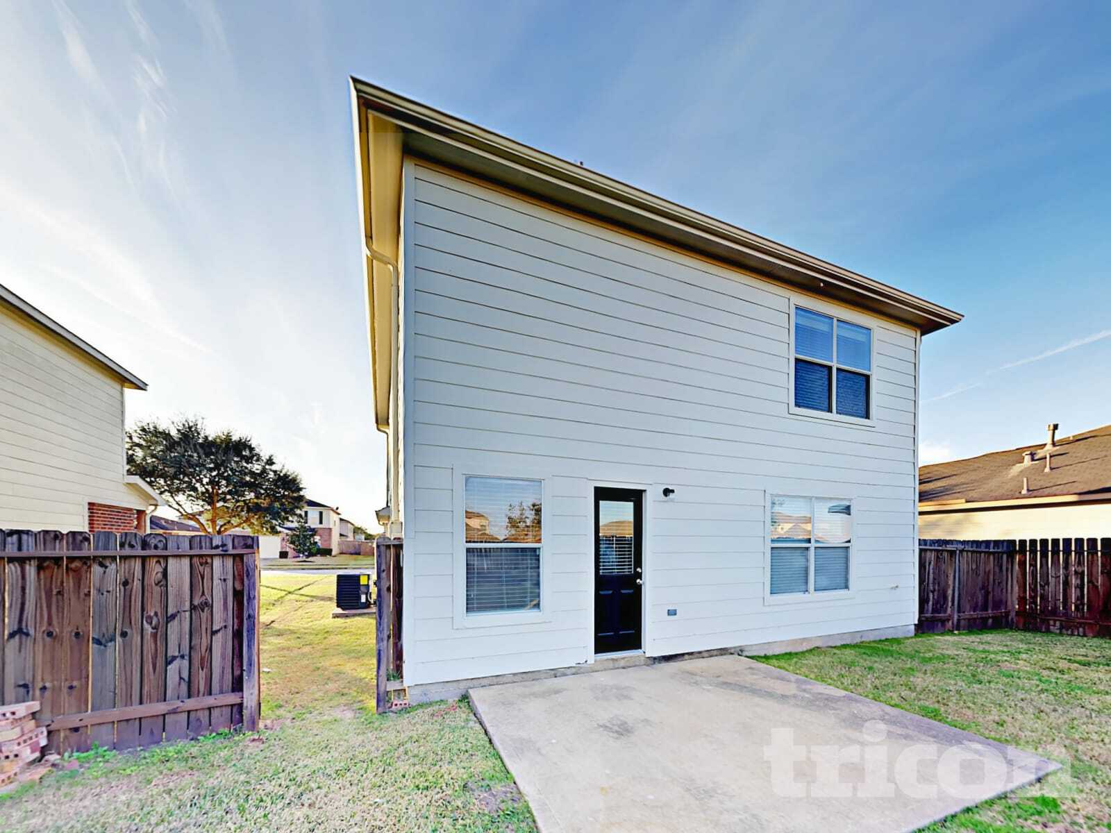 Building Photo - 8227 Radial Ct