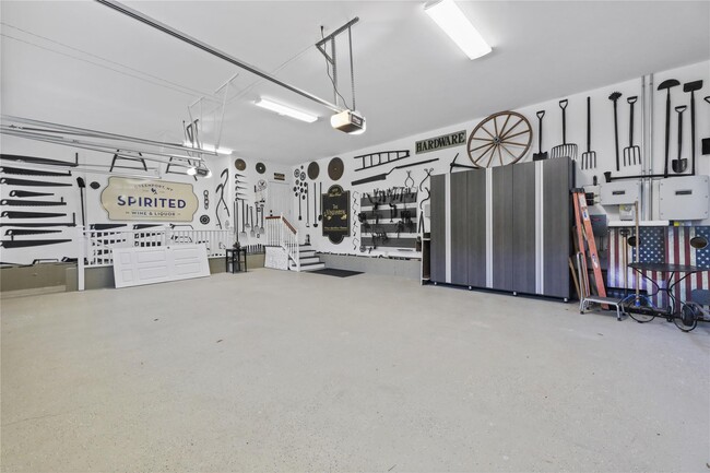 Building Photo - 703 Herricks Ln