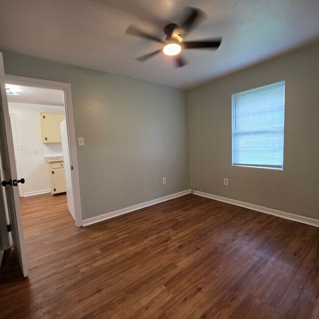 Building Photo - 2508 Belmont Ave