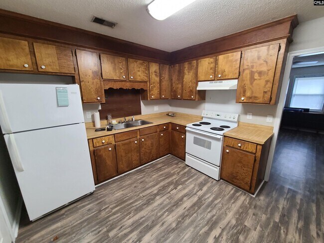 Building Photo - 3900 Persimmon St