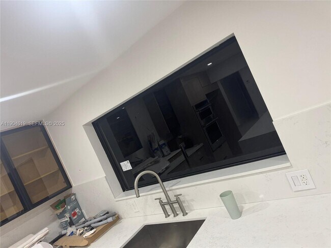 Building Photo - 9410 SW 55th St