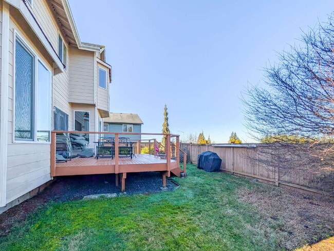 Building Photo - 5907 77th Dr NE