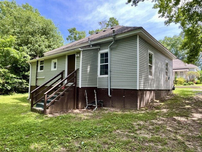 Building Photo - 173 Poplar St