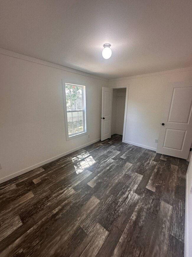 Building Photo - 7865 W Hwy 40