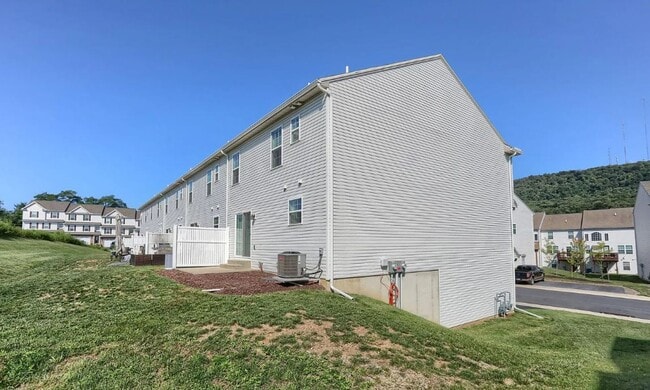 Building Photo - 2317 Bartlett Rd