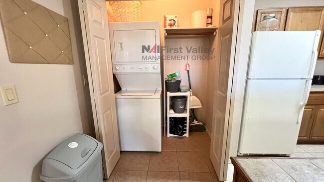 Building Photo - 1 Bedroom, 1 Bath Executive