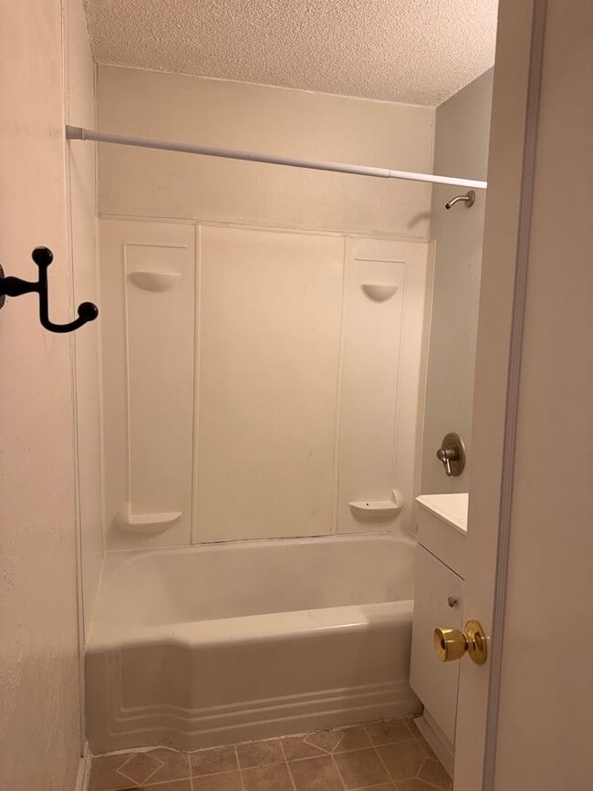 Building Photo - 2 Bed 1 Bath House W/A Garage for Storage!!!!!!