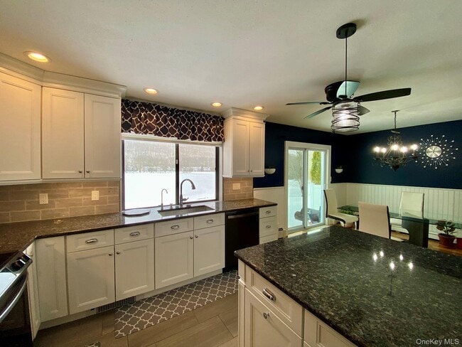 Building Photo - 404 Mountain Laurel Dr