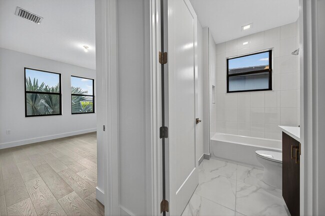 Building Photo - 9361 Sunflower Mdw Rd