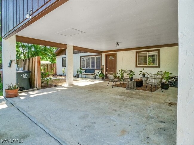 Building Photo - 1536 Alhambra Dr