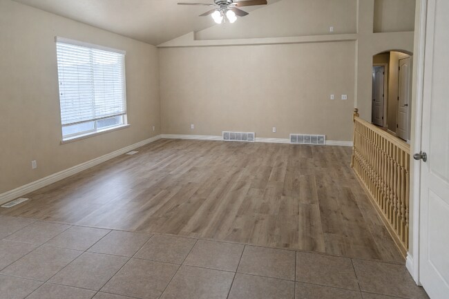 Building Photo - 1287 Reese Dr