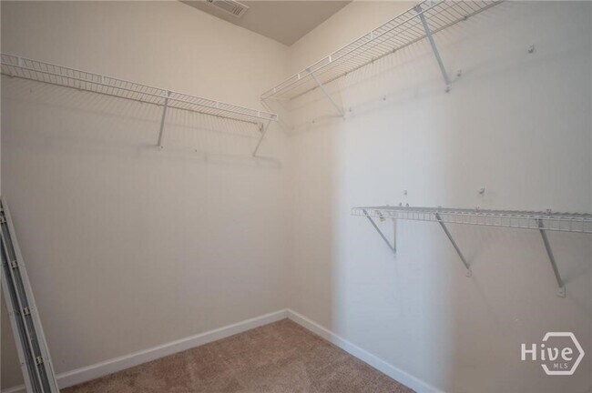 Building Photo - 304 Ridge Pointe Drive