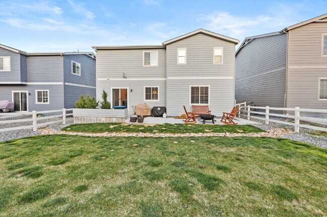 Building Photo - Beautiful 4-Bedroom Home on Blue Lunar Lan...