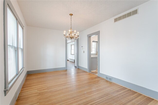 Building Photo - 176 Merwin Ave