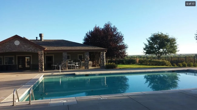 Building Photo - Great Townhome in Fort Collins