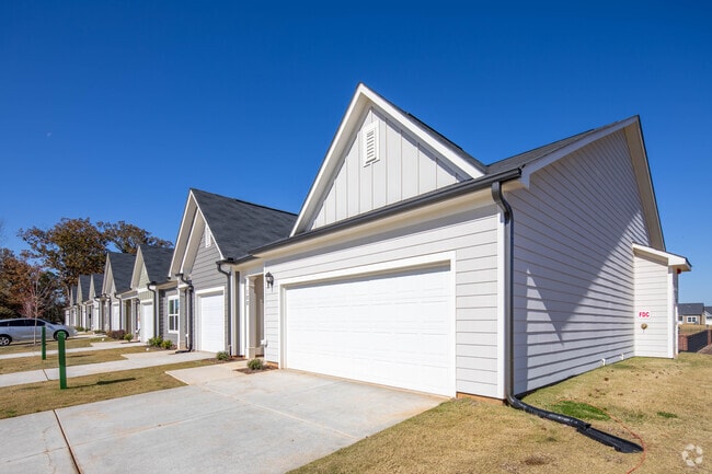 Building Photo - Nestledown Farms