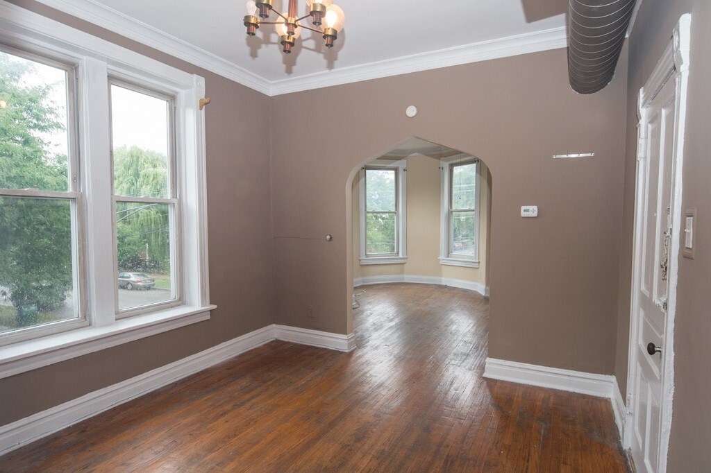 Building Photo - 1058 N Rockwell St