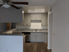 Building Photo - 1809 Berendo N St